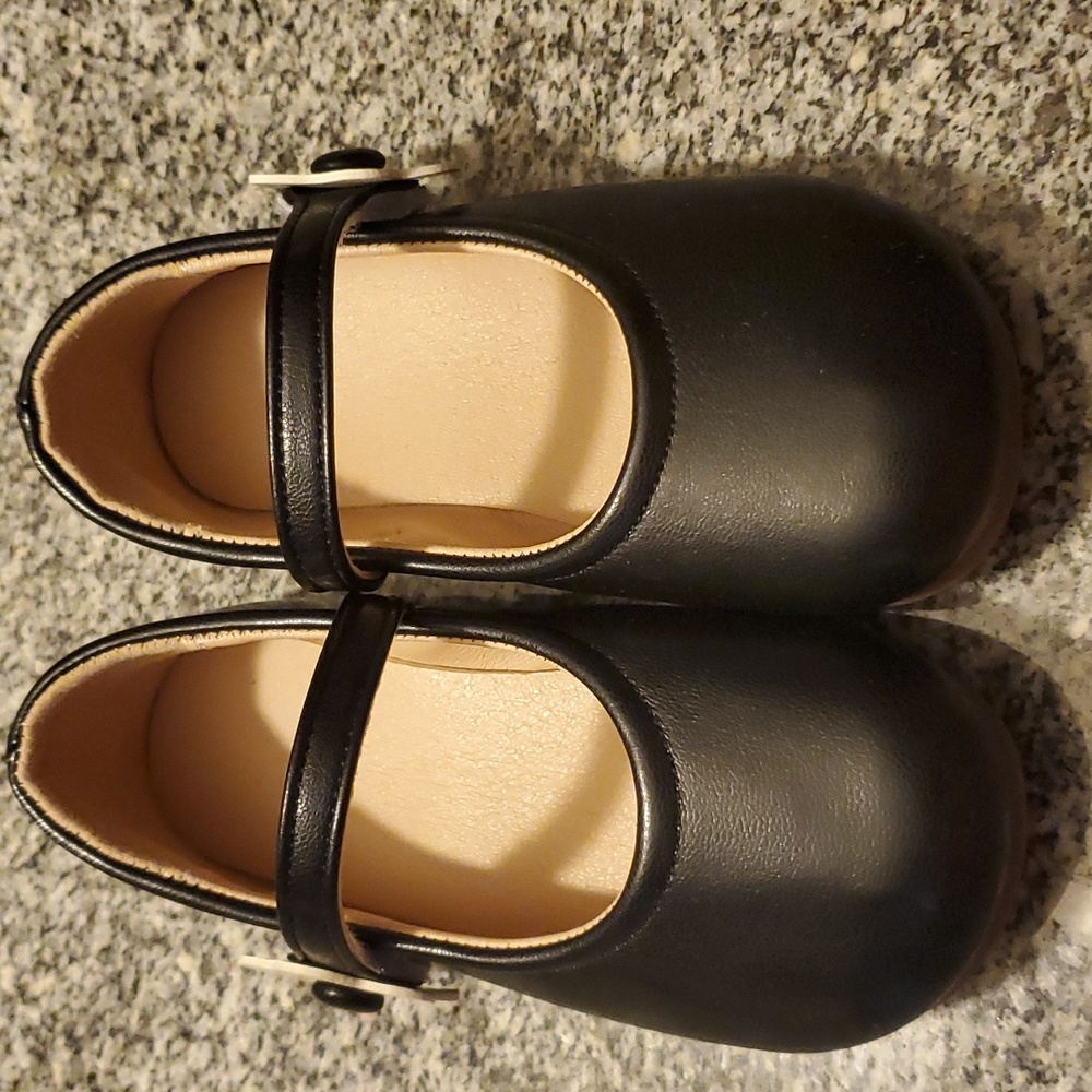 Girl's toddler slip on dress shoes
